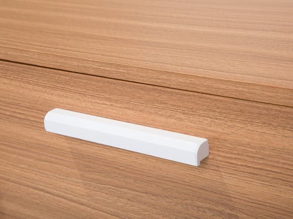 TV Bord Brun Spånplade og Hvid Gummitræ 180 x 40 x 60 cm Smal Lille Fjernsynsbord Opbevaring Koniske Ben Tvbænk Retro Skandinavisk Dekor