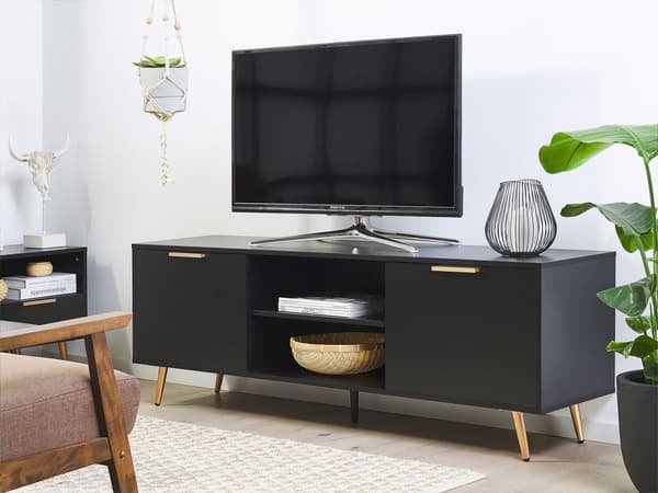 TV-taso musta kahdella kaapilla ja hyllyllä moderni tyyli