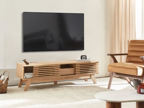 TV Bord Lyst Træ 44 x 149 cm Skuffe Hylde Opbevaring Kabelgennemføring Fjernsynsbord med Skydedøre Design Rillet Front Stue Tvbænk Indretning