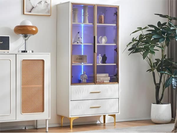Moderni vitriinikaappi LED-valoilla ja irrotettavilla hyllyillä - K 150 cm - 2 lasiovea ja 2 laatikkoa - valkoinen