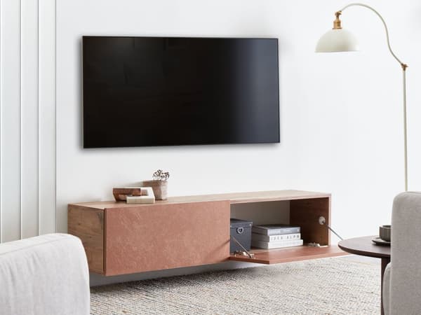 Vægmonteret TV-bord Rød og brun Op til 70ʺ tv Anbefalet 2 skabe Minimalistisk design Stue