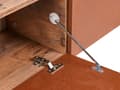Miniatyrbillede 8 af 10: Vægmonteret TV-bord Rød og brun Op til 70ʺ tv Anbefalet 2 skabe Minimalistisk design Stue