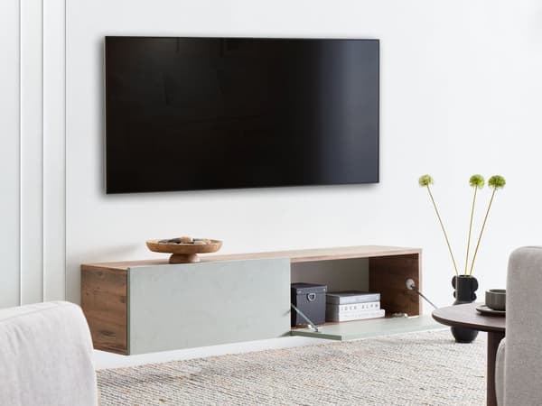 Veggmontert TV-benk Lysegrønn Brun 2 skap TV opptil 55ʺ Minimalistisk design Stue Mediabenk Mediamøbler