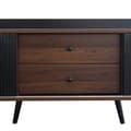 Miniatyrbild 10 av 11: TV-bänk 160 cm i svart och trä, låg TV-möbel med 2 skjutdörrar & 2 lådor, med ribbad front – modern TV-bänk i trälook, 58 cm hög för vardagsrum