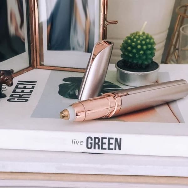 Viimeistelysilaus Flawless Brows - Uuden sukupolven ladattava tarkkuuskulmakarvatrimmeri - Hellävarainen ja turvallinen - Valkoinen