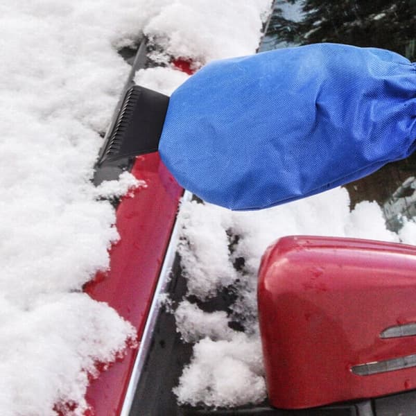 Is- och snöskrapa med värmande handske - Perfekt för kalla vinterdagar!