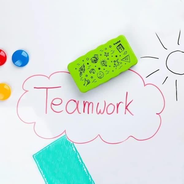 Magnetisk suddare för whiteboard Blå - Storlek: 10,5 x 5,5 x 1,8 cm
