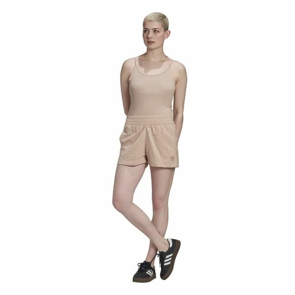 Adidas Originals Beige Ribbede Trøjer - Klassiske og stilfulde trøjer i beige farve fra Adidas Originals. Perfekt til en afslappet stil.