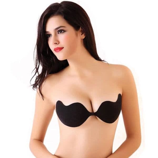 SHOP-STORY - Osynlig axelbandslös självhäftande BH med Push Up-effekt för perfekt klyvning och sexig look - Cup A/B SVART
