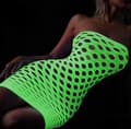 Miniatyrbillede 10 af 11: GLOW IN THE DARK mesh bodystocking med et hul reflekterende kjole
