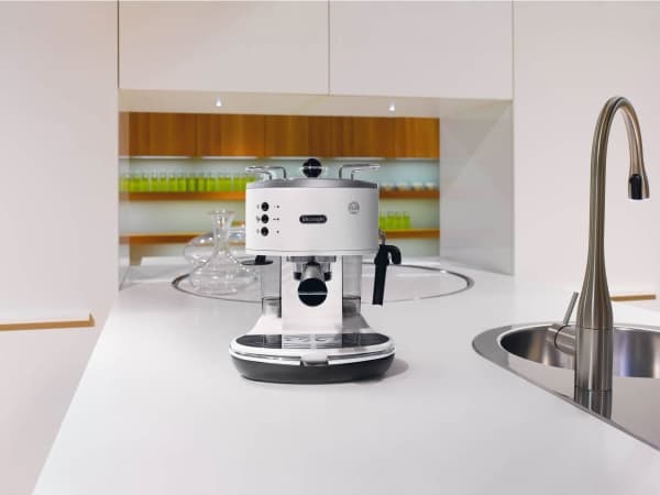 De'Longhi Icona ECO 311.W - Kaffemaskin med melkeskummer - 15 bar - perlehvit