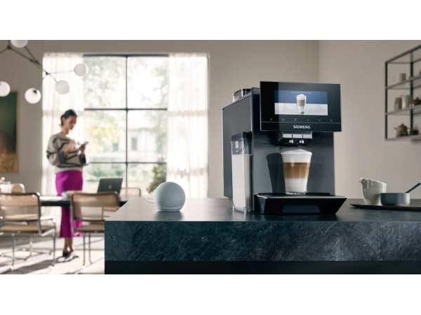 Siemens EQ900, Kombinerad kaffebryggare, 2,3 l, Kaffebönor, Inbyggd kvarn, 1500 W, Svart