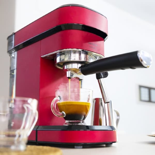 Cecotec 20-bar espresso coffee machine with thermoblock and steam tube.