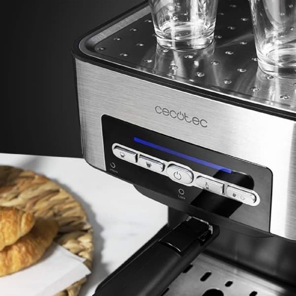 Cecotec Digital 20-bar espresso coffee machine with steerable steam tube.
