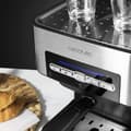 Miniatyrbild 5 av 5: Cecotec Digital 20-bar espresso coffee machine with steerable steam tube.