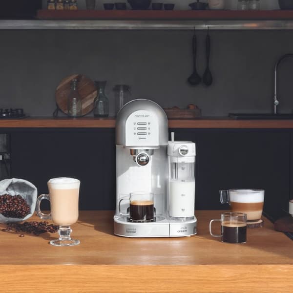 Cecotec Semi-automatic coffee machine, 20-bar pressure, thermoblock and suitable for ground coffee and coffee capsules.