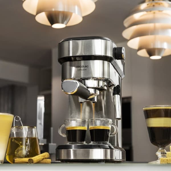 Cecotec 20-bar espresso coffee machine with thermoblock and steam tube.