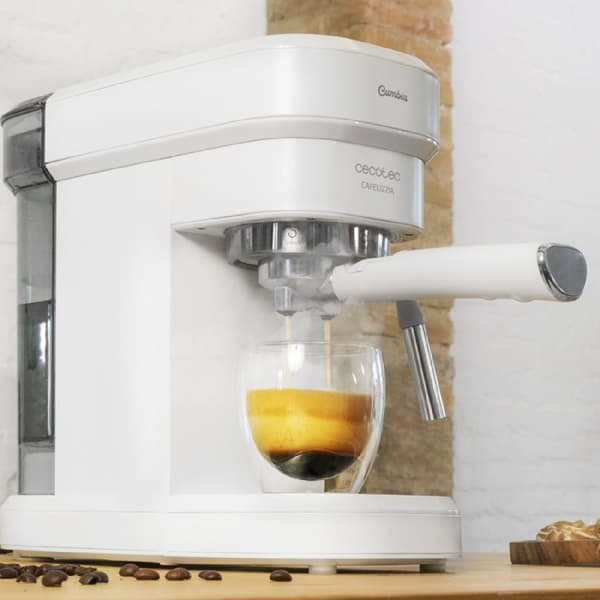 Cecotec 20-bar espresso coffee machine with thermoblock and steam tube.