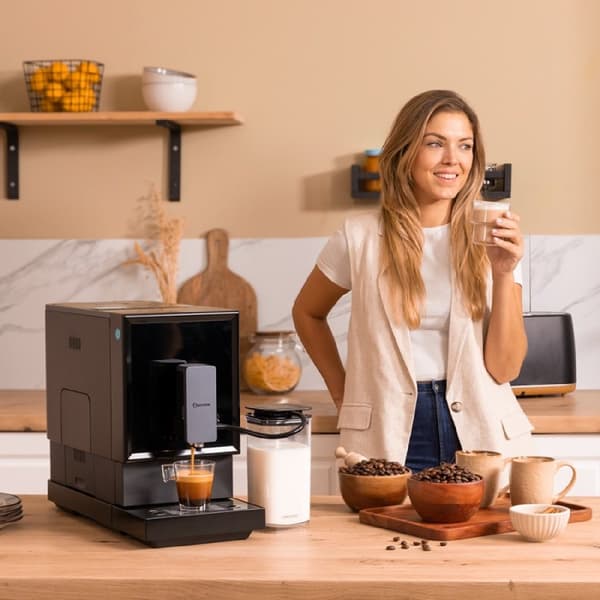 Cecotec Superautomatic coffee machine with touch display, ForceAroma technology, 19 bars and milk spout.