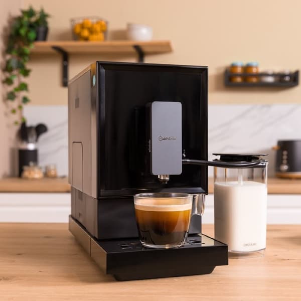 Cecotec Superautomatic coffee machine with touch display, ForceAroma technology, 19 bars and milk spout.