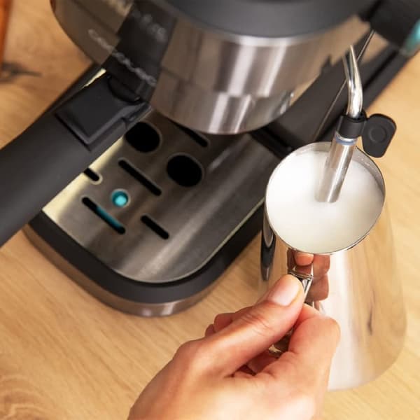 Cecotec 20-bar espresso coffee machine with thermoblock and steam tube.