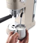 Miniatyrbild 4 av 8: De'Longhi EC885.BG Dedica Arte -espressomaskin, beigeguld