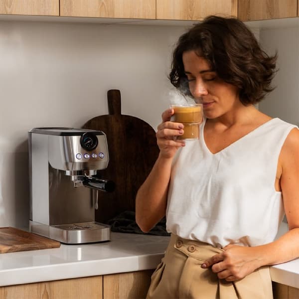 Cecotec 20-bar espresso coffee machine with thermoblock, pressure gauge and steam tube.
