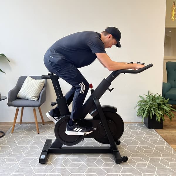 TITAN LIFE Indoor Bike S72