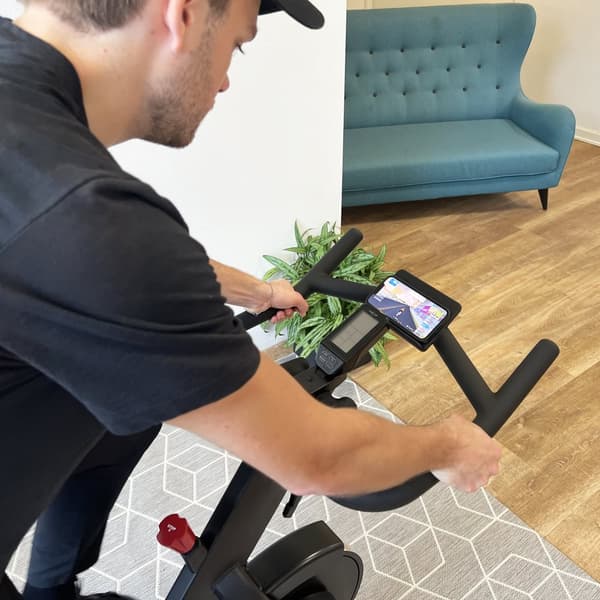 TITAN LIFE Indoor Bike S72