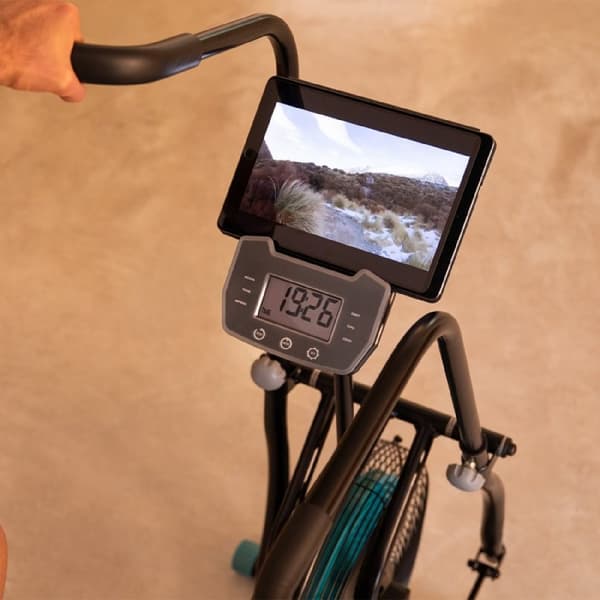 Cecotec Air resistance bike. Air Bike. Vertically adjustable saddle. LCD display. Device holder. Toe clips Cushioned handlebar.