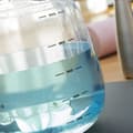 Pikkukuva 4 / 11: Vedellä Taytettävä Kahvakuula Kuntoharjoitteluun Harjoitusoppaalla Fibell InnovaGoods