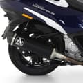 Pikkukuva 1 / 3: Arrow Urban Aluminium Dark With Carbon End Cap Peugeot Metropolis 400 ´17-21 Hyväksytty äänenvaimennin Hopeinen Homologated
