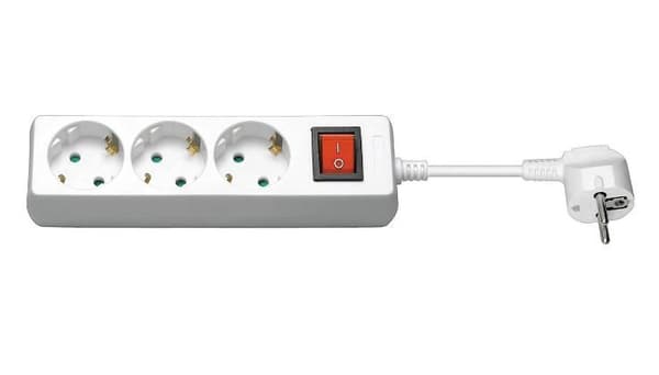 MicroConnect 3 uttag på/av Schuko 5m