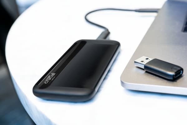 Crucial X8 - SSD - 500 GB - ekstern (bærbar) - USB 3.1 Gen 2 (USB-C kontakt)