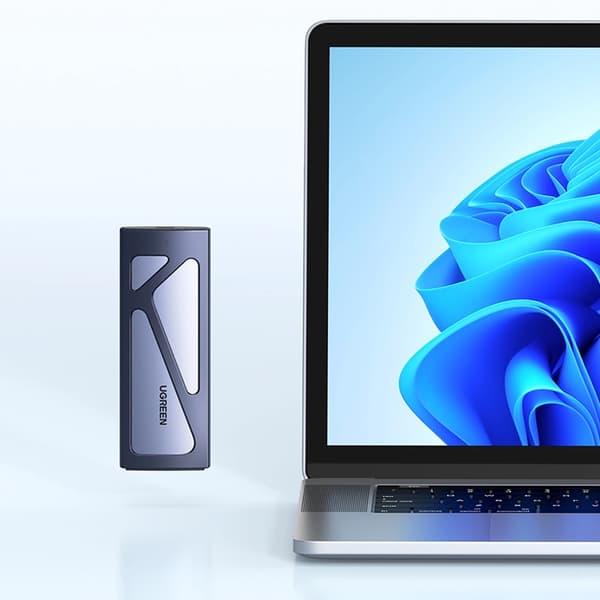 Ugreen Skivhus för 10 Gbps-enhet M.2 NVMe Med USB-C / USB-A Kablar - Svart