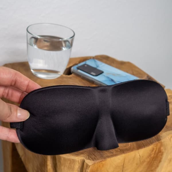 Ögonmask i Svart Ergonomiskt förformad unisex-sömnmask för vilsam sömn Passar bra på näsan och mer utrymme för ögon och ögonfransar
