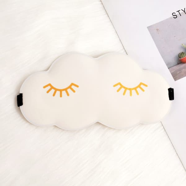INF 3D Cloud Sleep Mask med guldögonfransar
