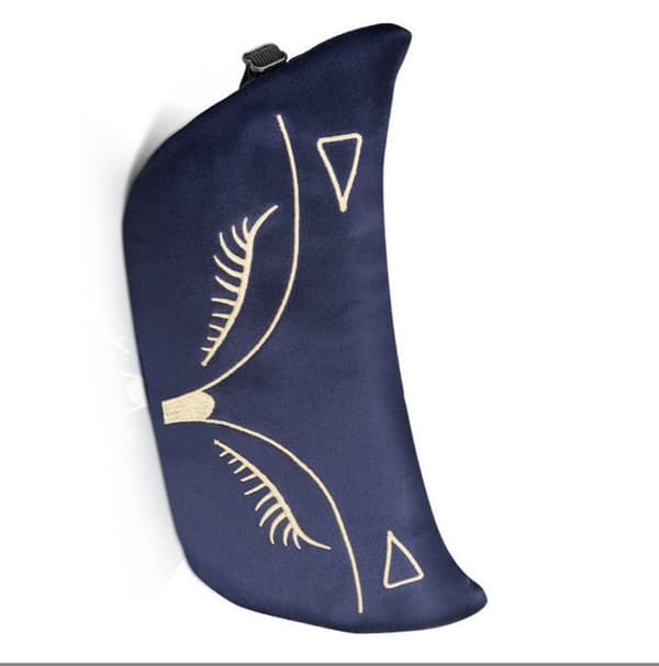 INF Broderad sovmask i siden