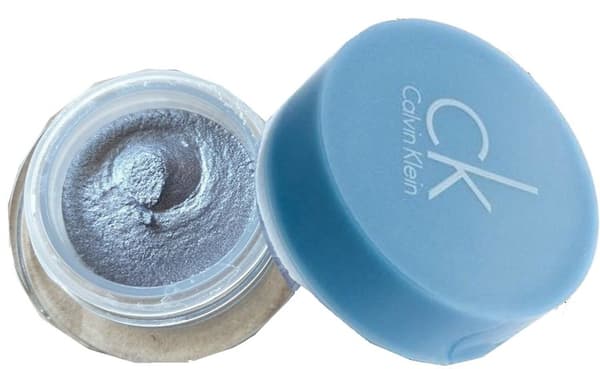 Calvin Klein Tempting Glimmer Sheer Creme EyeShadow-Baby Blue