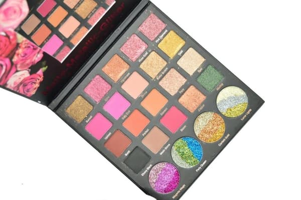 Saffron Matte-Metallic-Glitter Pearl Eyeshadow Palette