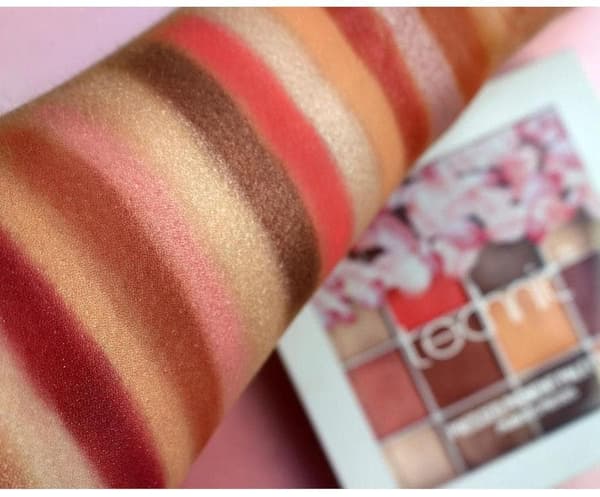 Technic SPRING Vegan-suitable Matte Satin Pearl Shimmer Palette