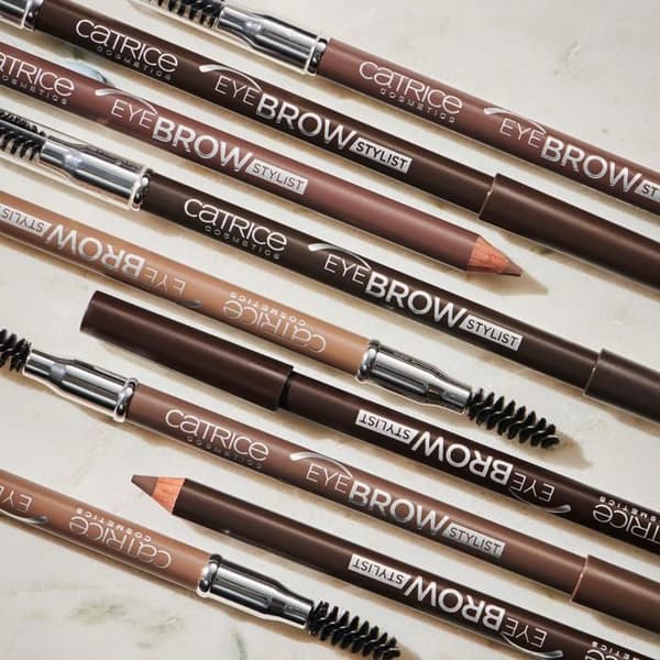 Kräppennor för ögonbryn - Catrice - Stylist 040 Don't Let Me Brow'n - Precisionsansökan - Naturlig finish - Brun