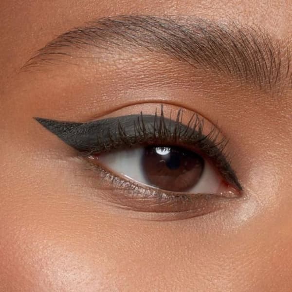 ESSENCE - DIP EYELINER VATTENTÄT 24H LÅNGVARIG 01