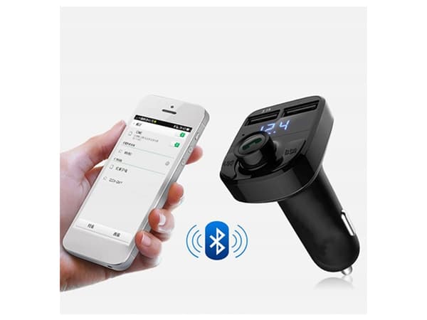 FM-sender X8 med bluetooth og handsfree