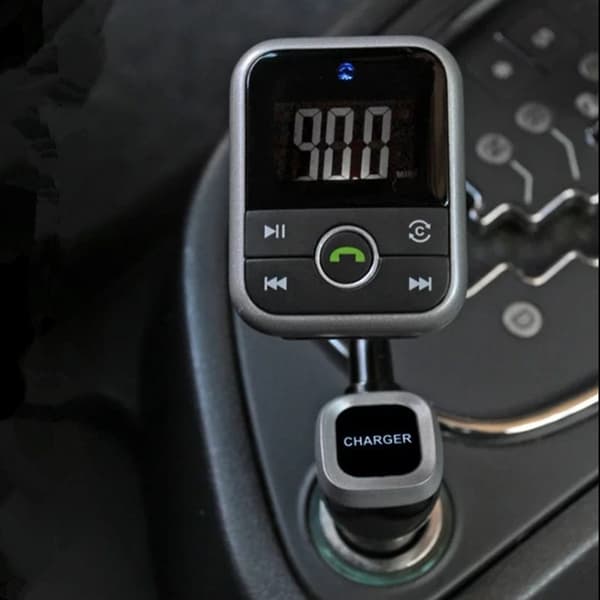 FM-lähetin Bluetooth handsfree ja autolaturi, 2.1A, musta