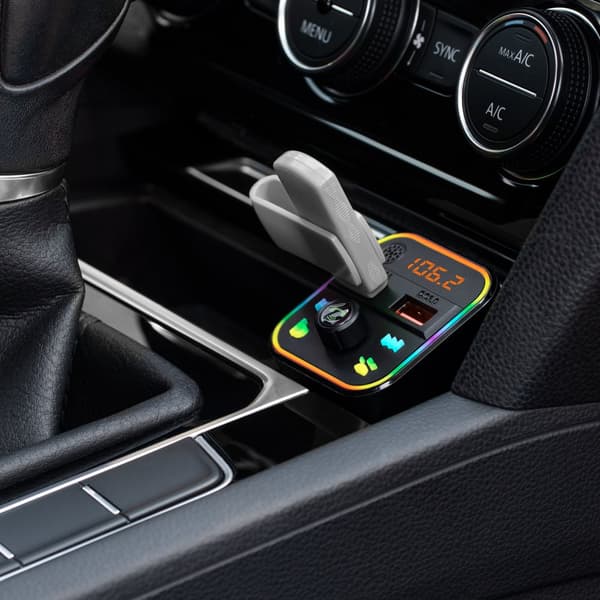 FM-autolähetin bluetooth-toiminnolla