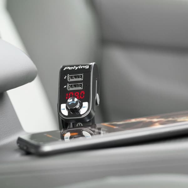Bilsender med Bluetooth-funktion (2 USB-porte)