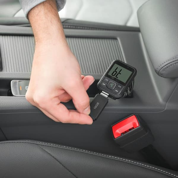 Bilsender med Bluetooth-funktion og USB-port