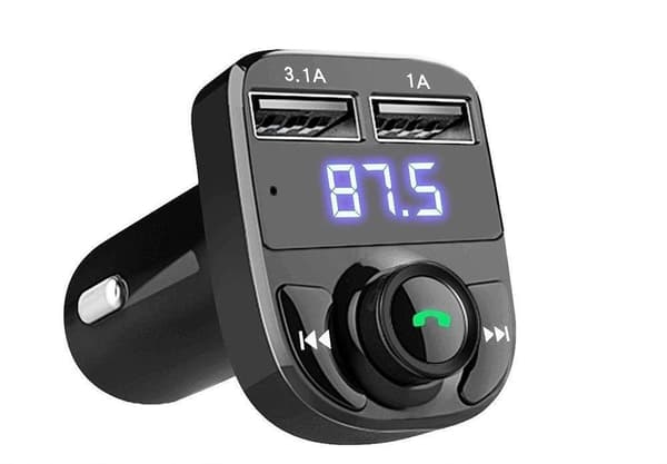2 pakkausta FM-lähetin X8 Bluetoothilla ja handsfreellä