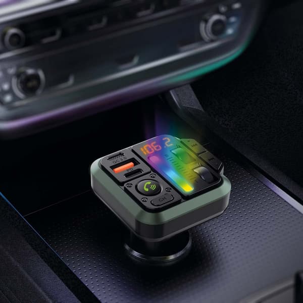 Nedis Bilstereo FM-sender | Fort | Hands free samtale | 1 " | Gul skjerm | Bluetooth® | PD 18 W / PD 20 W | Rask lading | Bass boost | Google Assistan